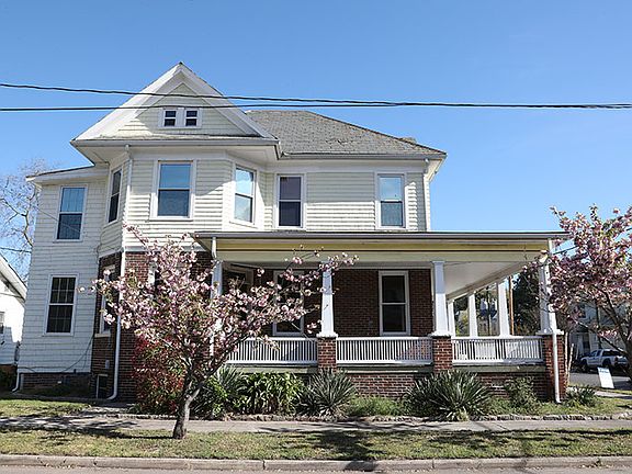 4th image of 58 Peninsula Ave