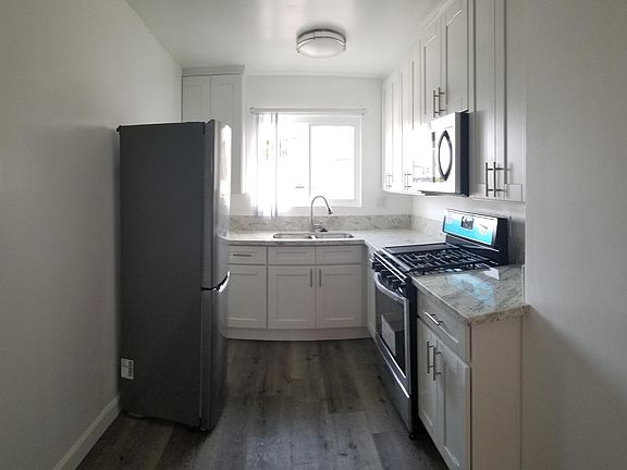 3rd image of 2885 S Robertson Blvd #4