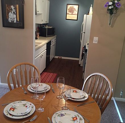 4th image of 509 Stratford Pl