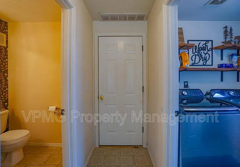 911 NW 148th St — Photo 22