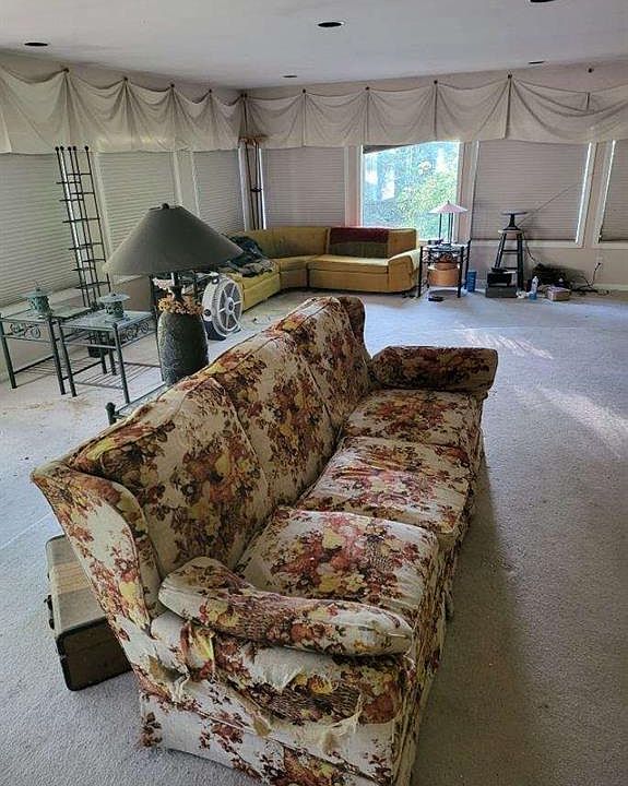 12051 Parkin Ln, Fenton, MI 48430 MLS 20230004963 Zillow