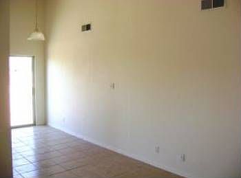 4th image of 383 Montreal Cir
