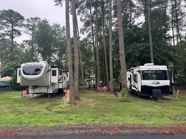 15 & 16 Bay Breeze Dr #15&16, New Church, VA 23415