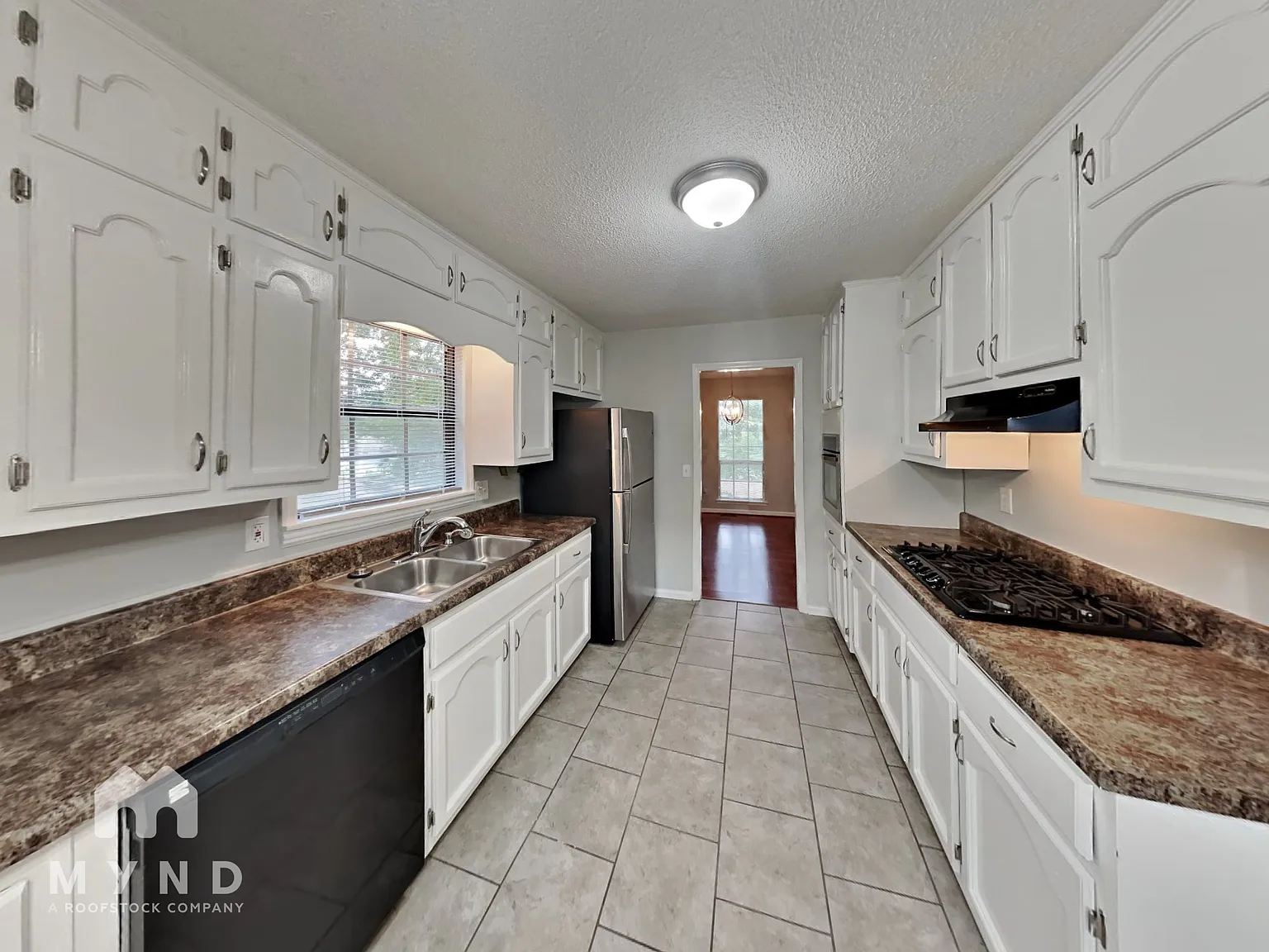 4 bed, 3.0 bath, 1414 sqft, $1,975 — Photo 3