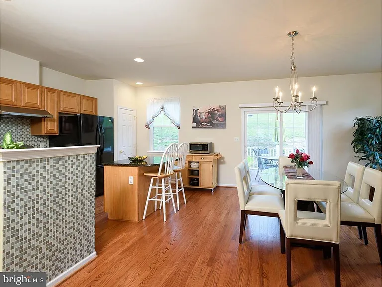 2754 Shelburne Rd — Photo 9