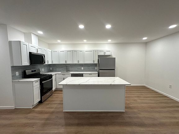 3rd image of 27 Joyce Kilmer Ave #1