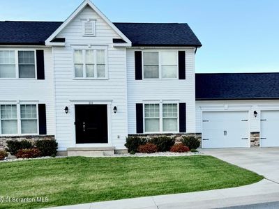 211 Senior Ln, Throop, PA, 18512