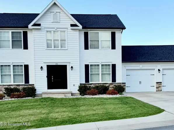 211 Senior Ln, Throop, PA 18512