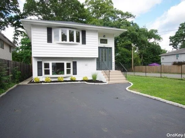 46B 9th Avenue, Huntington Station, NY 11746