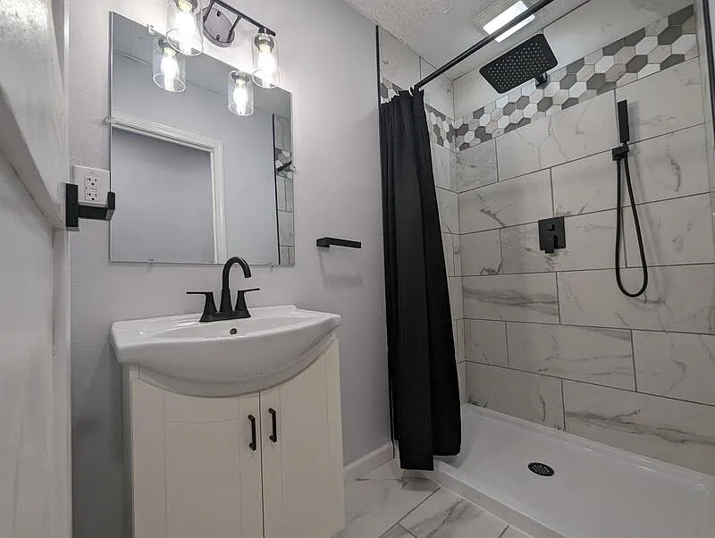 Studio, 1.0 bath, 380 sqft, $675 — Photo 4