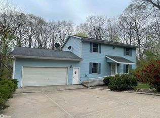 10591 Rolling Hills Dr, Burlington, IA 52601