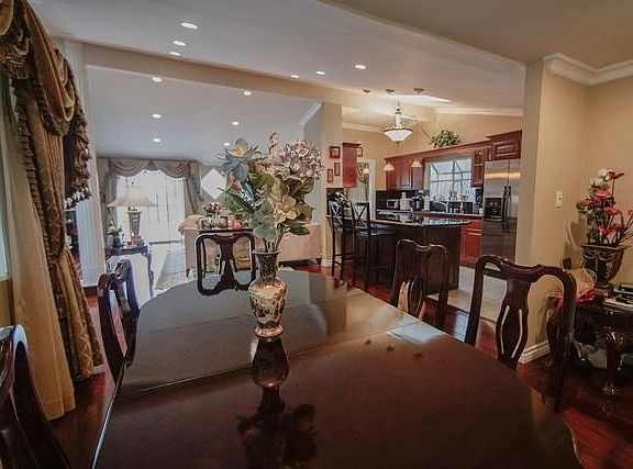 3rd image of 5827 McDonie Ave