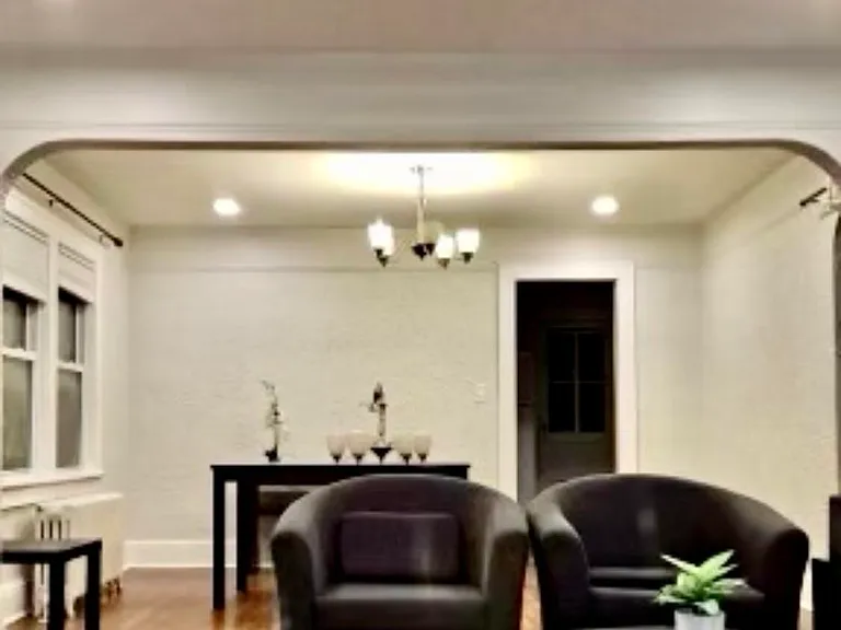 127 Phillips Ave — Photo 1