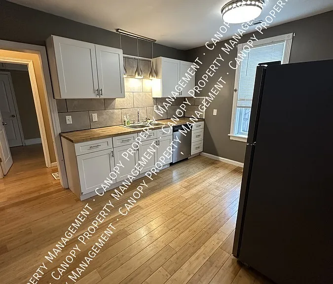 653 Jackson St — Photo 10