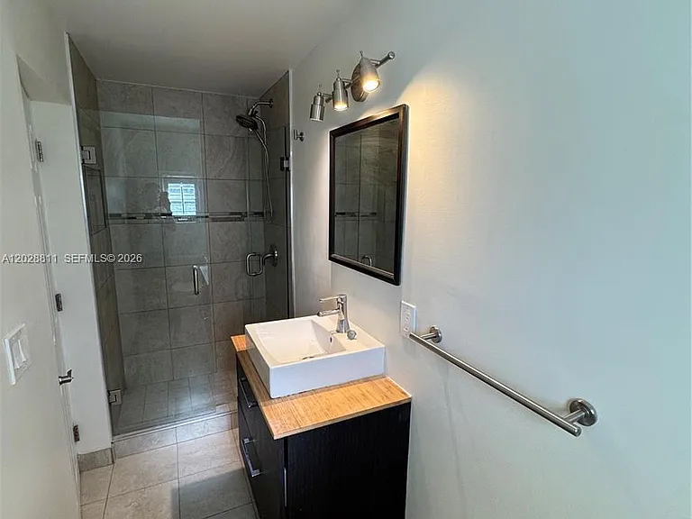 1030 NE 107th St — Photo 23