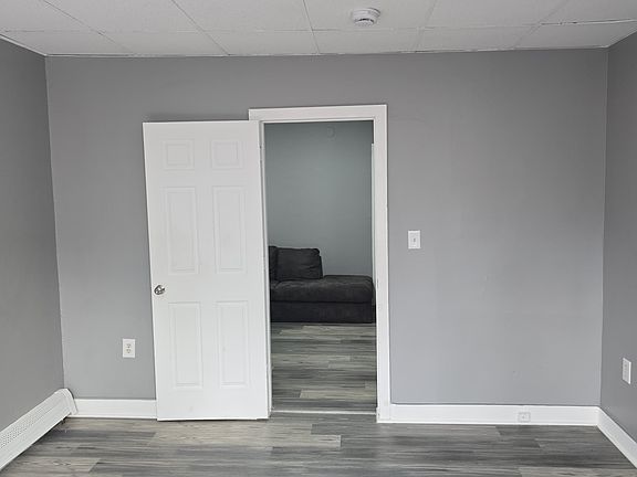 4th image of 132 Randolph Ave #2