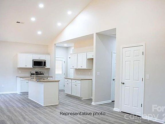 2nd image of 123 Kingswood Dr