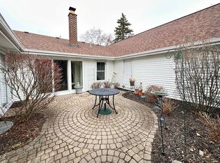 1006 Dartmouth Dr, Wheaton, IL