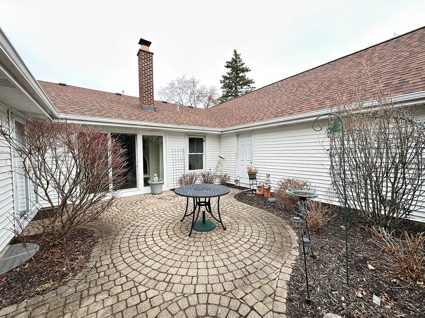 1006 Dartmouth Dr photo 1