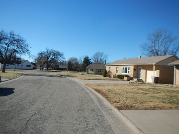 4th image of 208 Bonita Dr