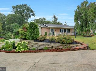 8 Oxford Ct, Chambersburg, PA 17201
