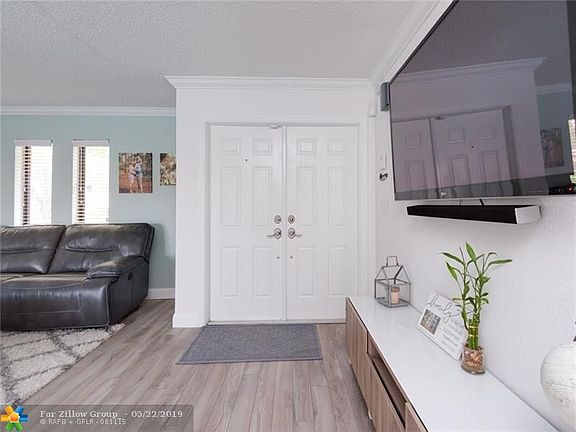 4th image of 7023 NW 38th St