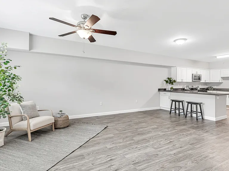 This open floor plan joins roommates together in style while giving everyone their own space to hang. Warm wood-like flooring, natural lighting, and an adjustable ceiling fan make it a college dream come true.