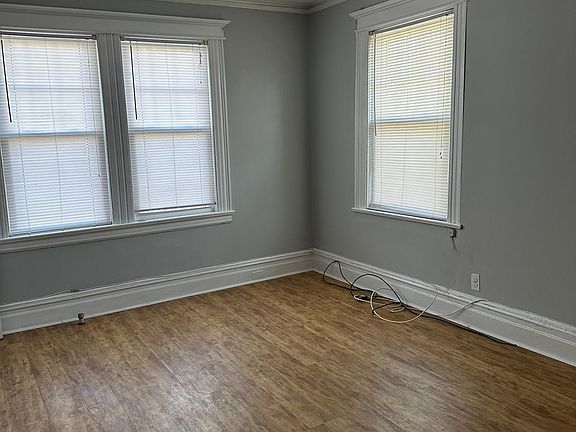 3rd image of 316 Egmont Ave