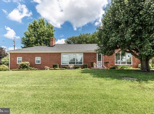 64 Hillcrest Dr, Hanover, PA 17331