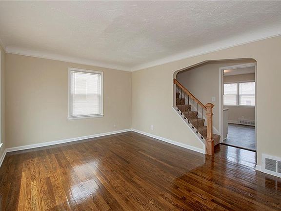 3rd image of 13709 Shady Oak Blvd