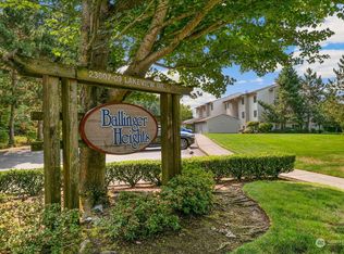 23007 Lakeview Dr UNIT A102, Mountlake Terrace, WA 98043
