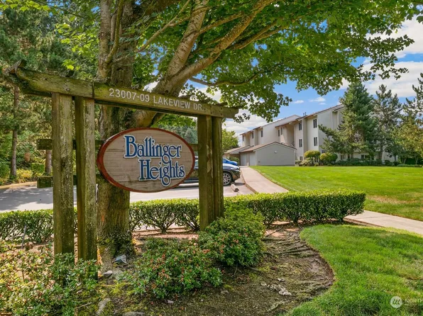 23007 Lakeview Drive #A-102, Mountlake Terrace, WA 98043
