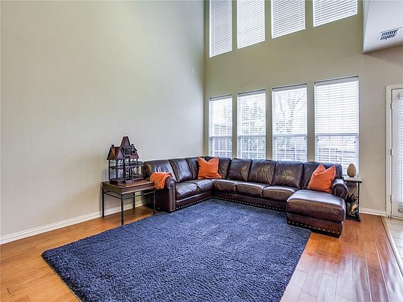 4th image of 4105 Egret Ln