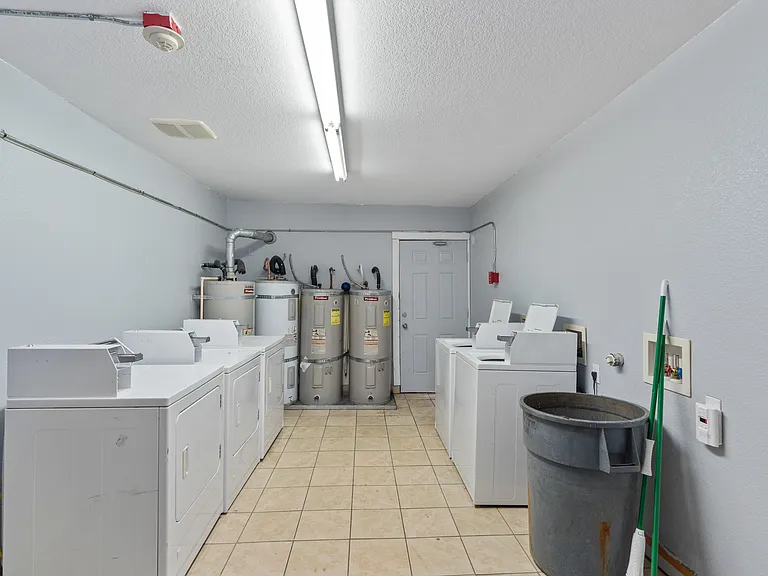 201 N F St #4 — Photo 11