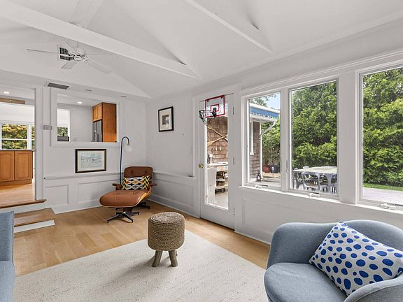 4th image of 53 Howell St