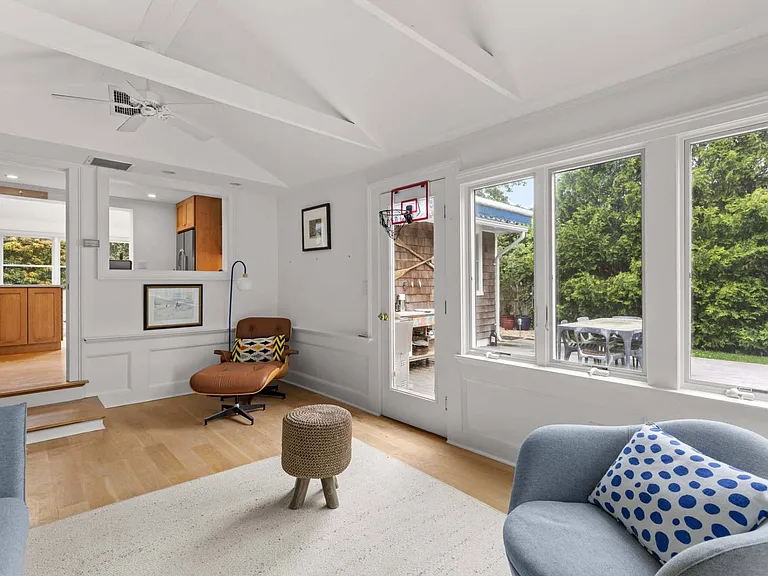 53 Howell St — Photo 4