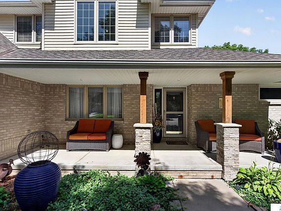 3rd image of 7137 Beaver Hollow Cir