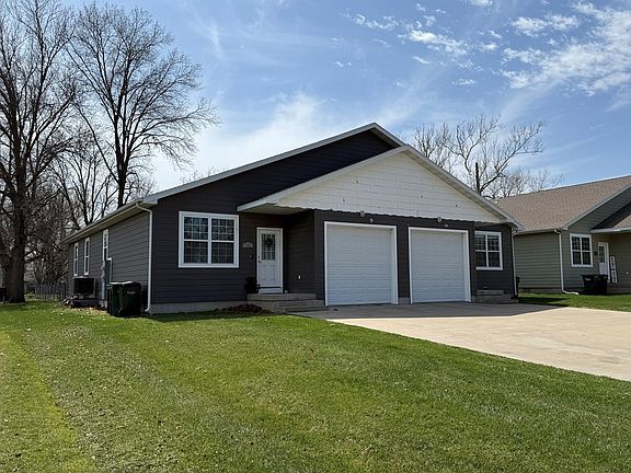 2nd image of 601/603 W Laharpe St