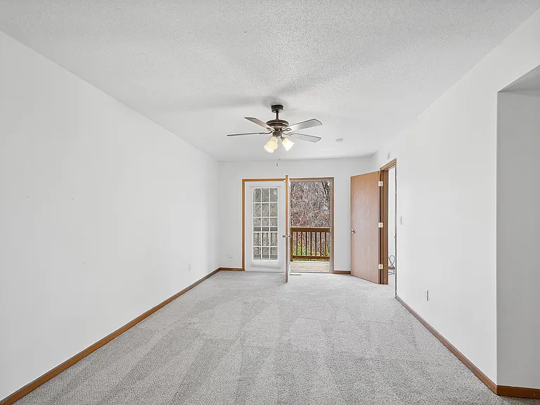 ReNew Edwardsville Apartment Collection — Photo 26
