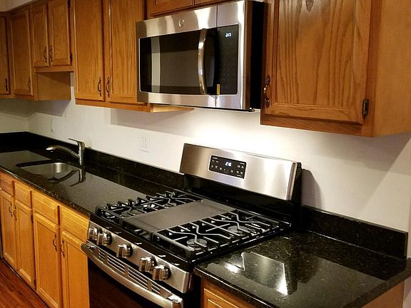 2nd image of 1421 Spruce St APT 2B