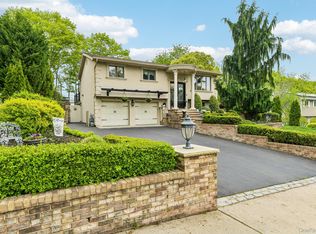 106 Morewood Drive, Smithtown, NY 11787
