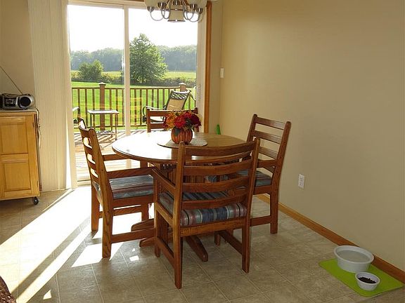 4th image of 60674 Whitethorn Ln