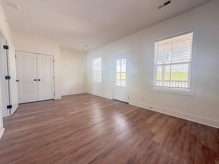 1389 Meridian St — Photo 24