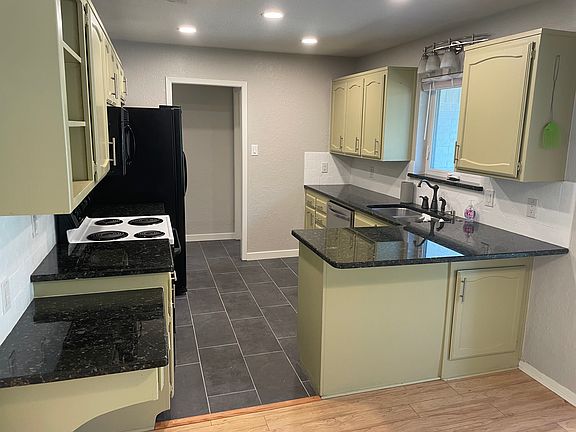 5th image of 217 Kingswood Rd