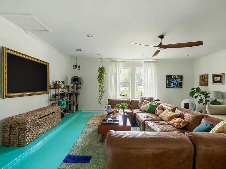 6604 Woodhue Dr — Photo 13