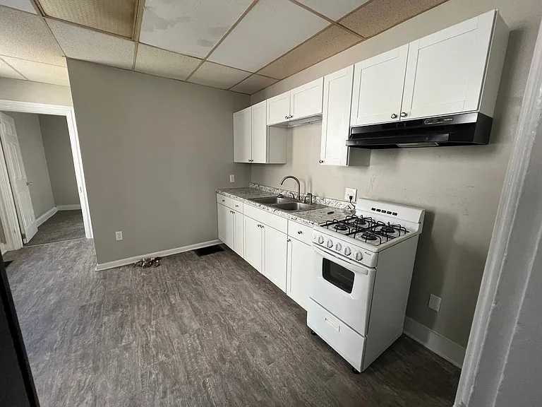 423 N Hanover Street — Photo 11