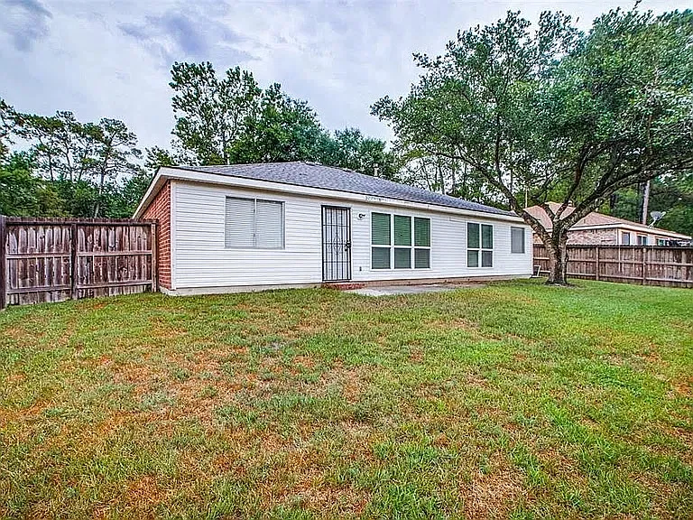 3 bed, 1800 sqft, $1,700 — Photo 3