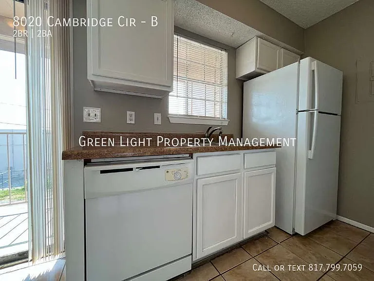 8020 Cambridge Cir #B — Photo 6