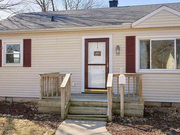 3rd image of 131 Hilltop Dr