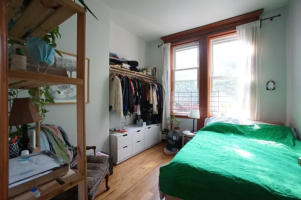 Rented by Rennit Inc. | media 25